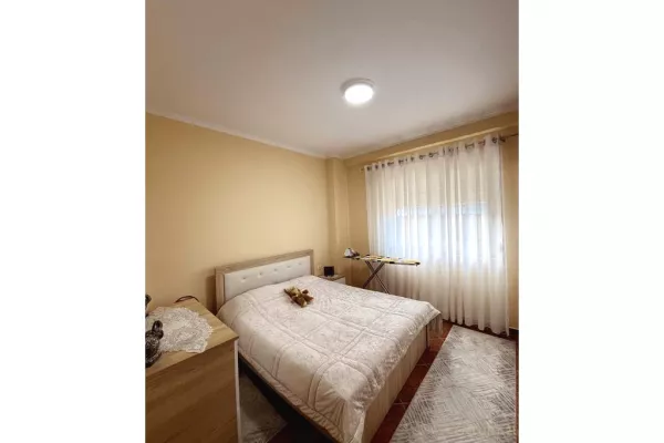 Shtepi me qera Apartament ne Tirane, 2+1, Mobilimi E mobiluar, Pagesa 550  Euro.
