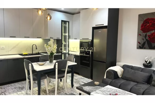 Shtepi me qera 2+1 ne Tirane - 800 Euro