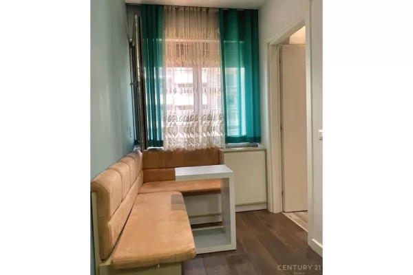 Shtepi me qera Apartament ne Tirane, 2+1, Mobilimi E mobiluar, Pagesa 650  Euro.