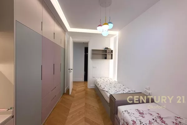 Shtepi me qera Apartament ne Tirane, 2+1, Mobilimi E mobiluar, Pagesa 3,000  Euro.
