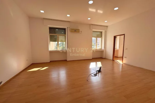 Business Property for Rent 3+1 in Tirana - 2,200 Euro