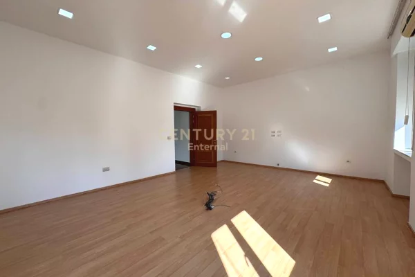 Business Property for Rent 3+1 in Tirana - 2,200 Euro