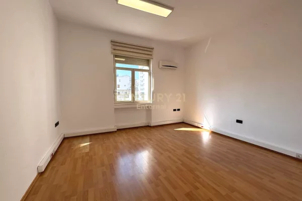 Ambient biznesi per qira tek Ish Blloku!