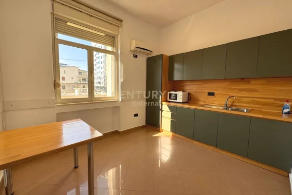 Ambient biznesi per qira tek Ish Blloku!