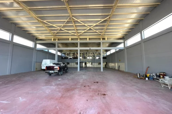 Business Property for Rent 4+1 in Tirana - 3,200 Euro