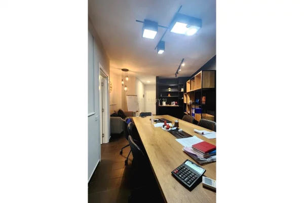 Business Property for Rent 3+1 in Tirana - 800 Euro