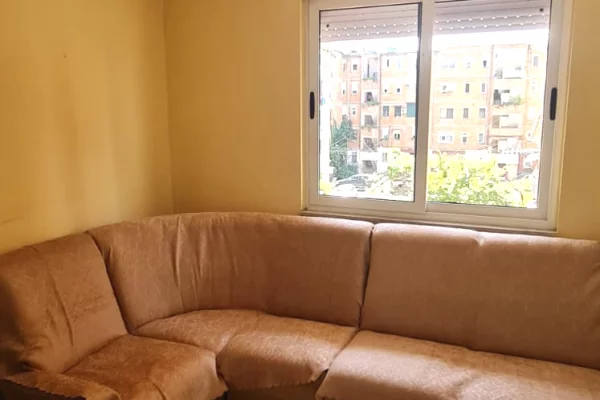 Shtepi me qera 1+1 ne Tirane - 420 Euro