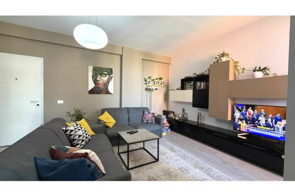 Shtepi me qera 2+1 ne Tirane - 550 Euro