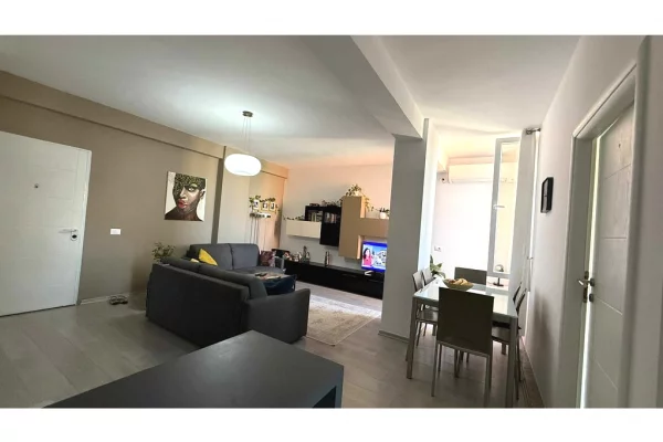 Shtepi me qera 2+1 ne Tirane - 550 Euro