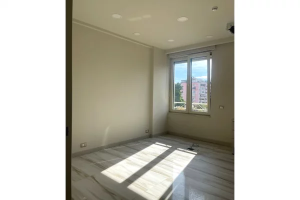 Ambient biznesi per klinike me qira!