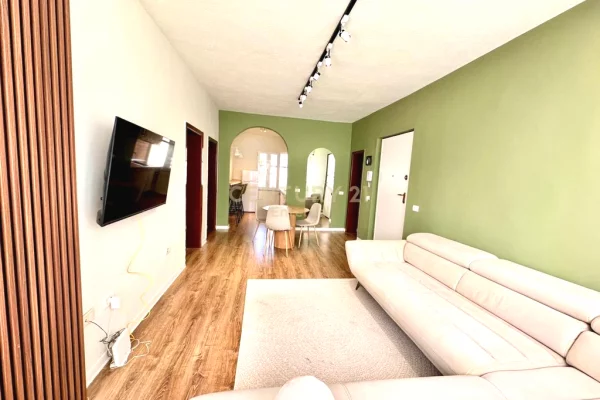 Shtepi me qera 2+1 ne Tirane - 850 Euro