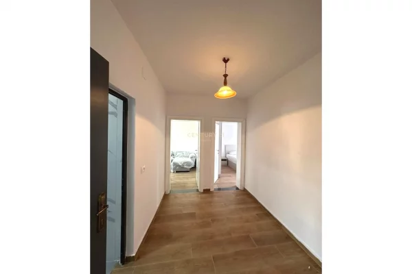 Shtepi me qera 2+1 ne Tirane - 420 Euro