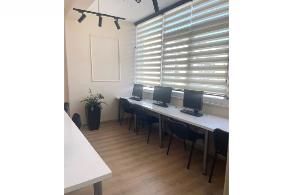 Ambient zyrash tek Komuna!