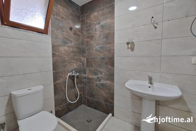 Shtepi me qera 1+1 ne Tirane - 35,000 Leke
