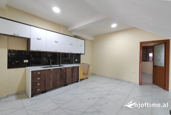 Shtepi me qera 1+1 ne Tirane - 35,000 Leke