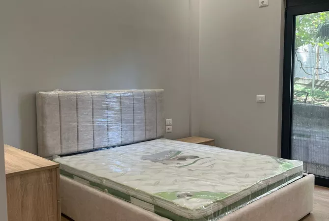 Shtepi me qera 1+1 ne Tirane - 40,000 Leke