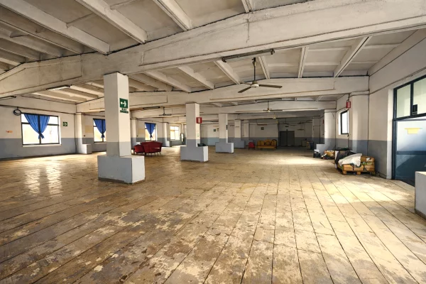 Ambient biznesi me qera 4+1 ne Tirane - 7,000 Euro