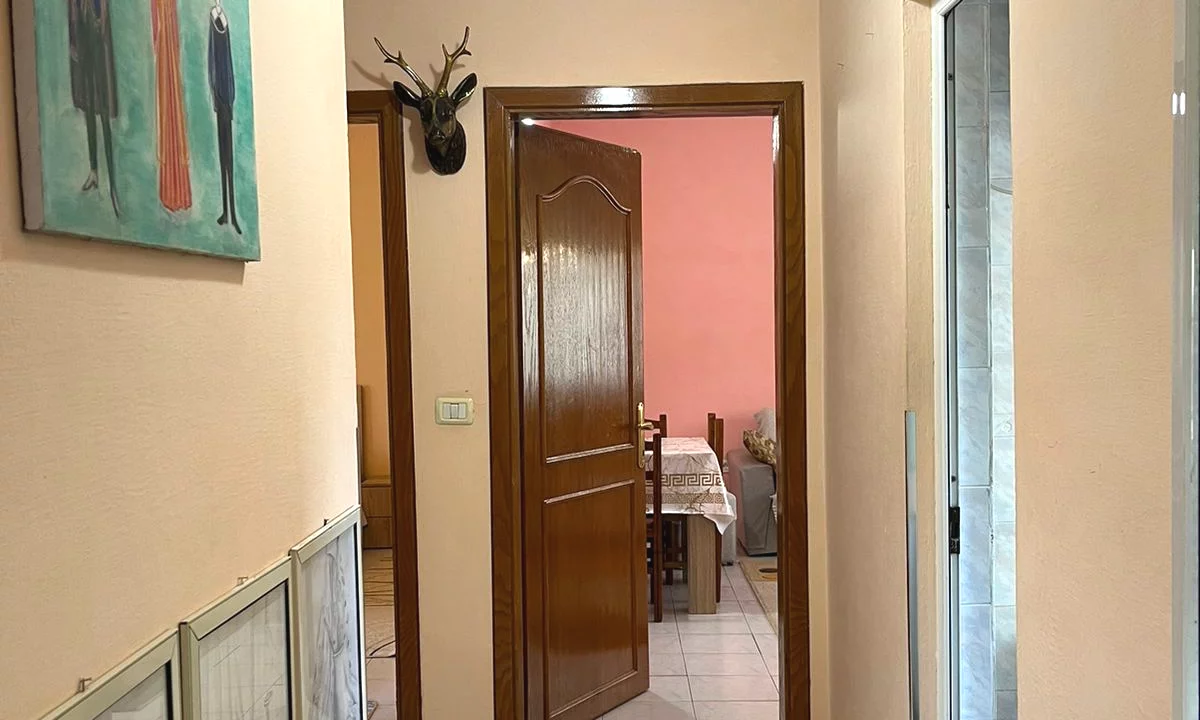 Shtepi me qera Apartament ne Tirane, 2+1, Mobilimi E mobiluar, Pagesa 55,000  Leke.