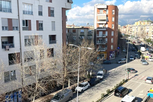 Shtepi me qera Apartament ne Tirane, 2+1, Mobilimi E mobiluar, Pagesa 55,000  Leke.