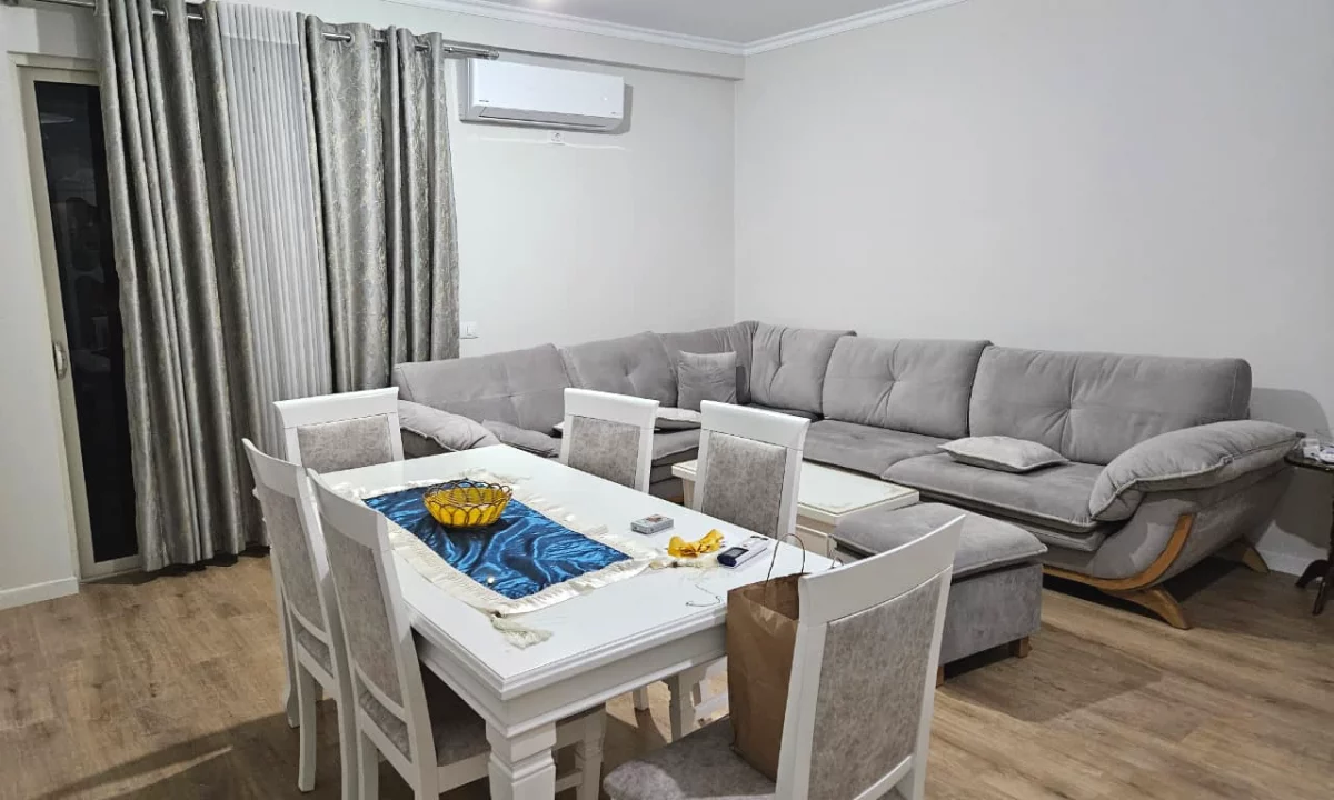 Shtepi me qera Apartament ne Tirane, 2+1, Mobilimi E mobiluar, Pagesa 500  Euro.
