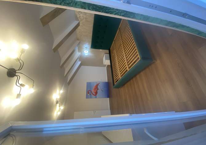 Shtepi me qera Duplex(shtepi me 2 kate) ne Tirane, 3+1, Mobilimi E mobiluar, Pagesa 750  Euro.