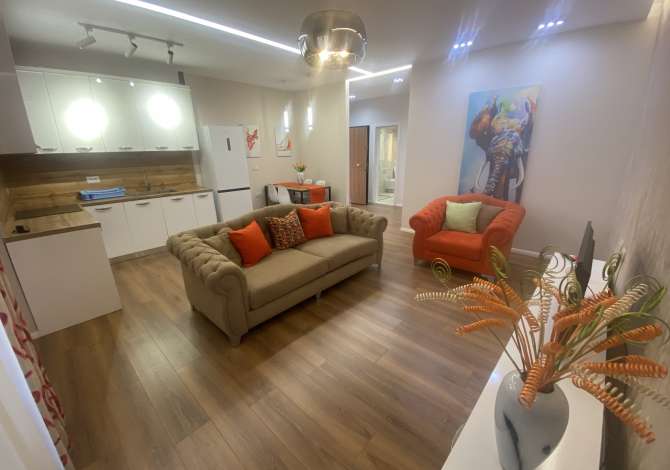 Shtepi me qera Duplex(shtepi me 2 kate) ne Tirane, 3+1, Mobilimi E mobiluar, Pagesa 750  Euro.