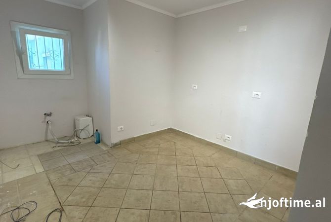 Shtepi ne shitje 2+1 ne Tirane - 220,000 Euro