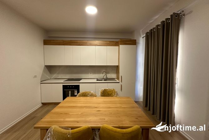 Shtepi me qera Apartament ne Tirane, 2+1, Mobilimi E mobiluar, Pagesa 700  Euro.