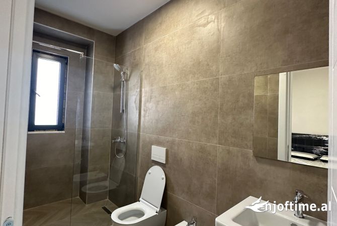 Shtepi me qera Apartament ne Tirane, 2+1, Mobilimi E mobiluar, Pagesa 700  Euro.