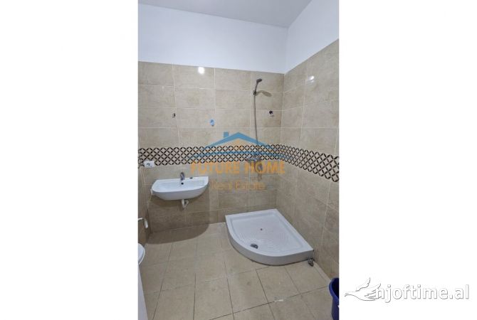 Shtepi ne shitje Apartament ne Tirane, 1+1, Mobilimi Bosh, pa mobiluar, Pagesa 109,000  Euro.
