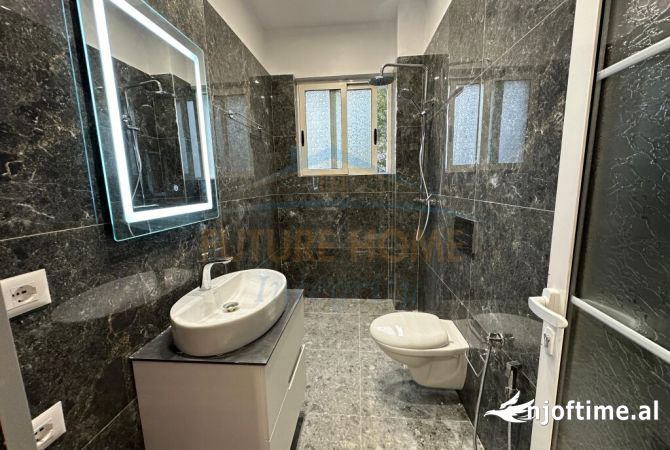 Shtepi ne shitje Apartament ne Tirane, 1+1, Mobilimi Bosh, pa mobiluar, Pagesa 125,000  Euro.