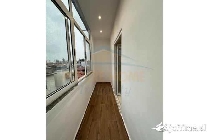 Shtepi ne shitje Apartament ne Tirane, 1+1, Mobilimi Bosh, pa mobiluar, Pagesa 125,000  Euro.