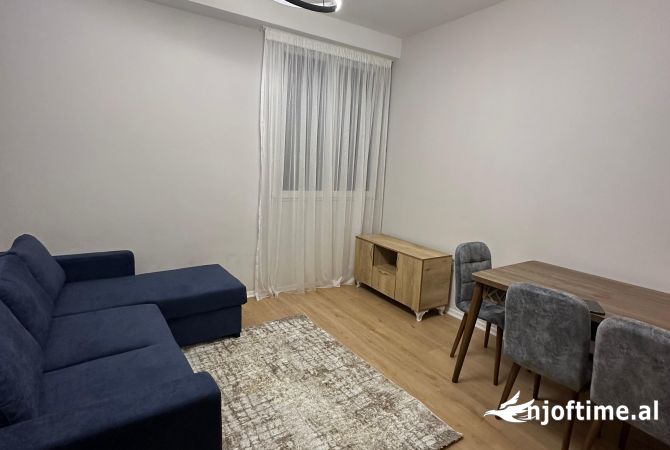 Shtepi ne shitje Apartament ne Tirane, 1+1, Mobilimi E mobiluar, Pagesa 88,000  Euro.