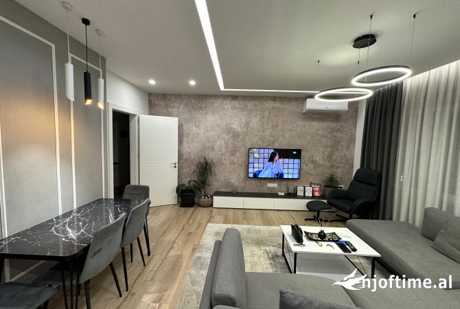 Shtepi me qera 2+1 ne Tirane - 800 Euro