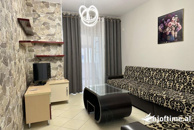 Shtepi ne shitje Apartament ne Tirane, 2+1, Mobilimi E mobiluar, Pagesa 139,000  Euro.