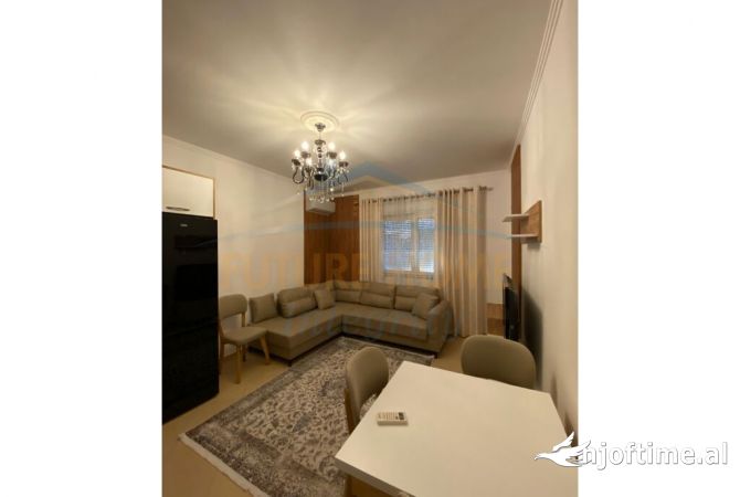 Shtepi me qera Apartament ne Tirane, 1+1, Mobilimi E mobiluar, Pagesa 400  Euro.