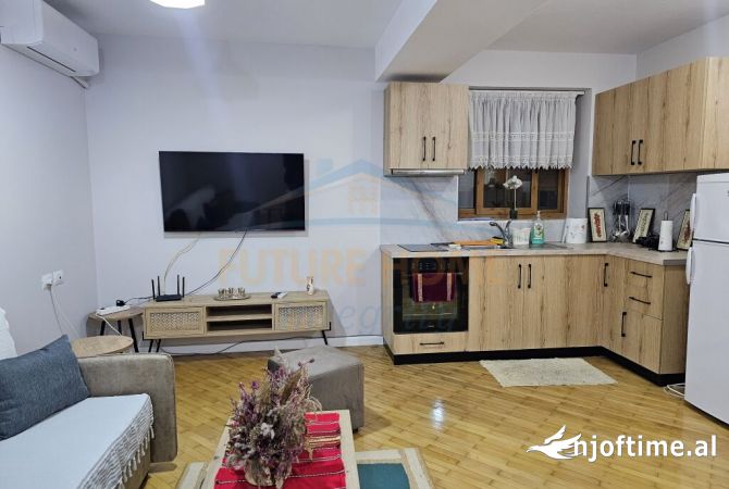 Shtepi me qera Apartament ne Tirane, 1+1, Mobilimi E mobiluar, Pagesa 500  Euro.