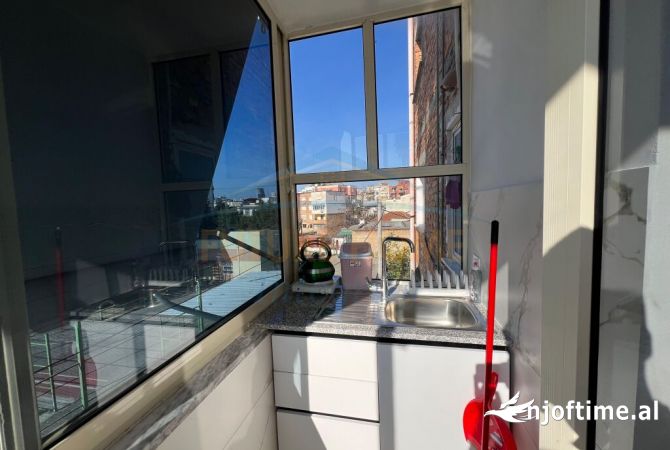 Shtepi me qera Apartament ne Tirane, 1+1, Mobilimi E mobiluar, Pagesa 450  Euro.