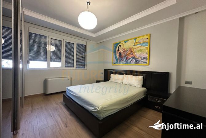 Shtepi ne shitje Apartament ne Tirane, 3+1, Mobilimi E mobiluar, Pagesa 230,000  Euro.
