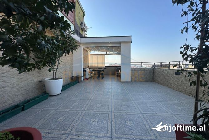 Shtepi ne shitje Apartament ne Tirane, 3+1, Mobilimi E mobiluar, Pagesa 230,000  Euro.