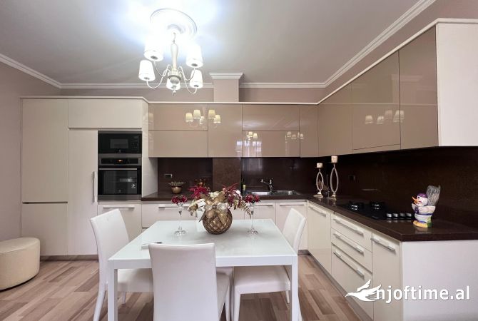 Shtepi me qera 2+1 ne Tirane - 650 Euro