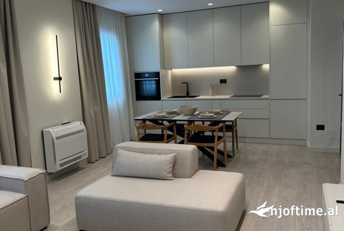 Shtepi me qera 2+1 ne Tirane - 1,200 Euro