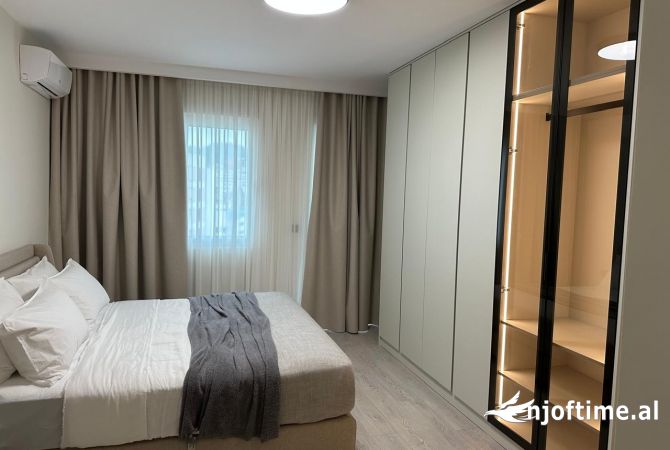 Shtepi me qera 2+1 ne Tirane - 1,200 Euro