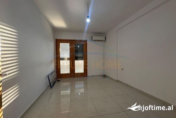 Shtepi ne shitje Apartament ne Tirane, 2+1, Mobilimi Bosh, pa mobiluar, Pagesa 185,000  Euro.