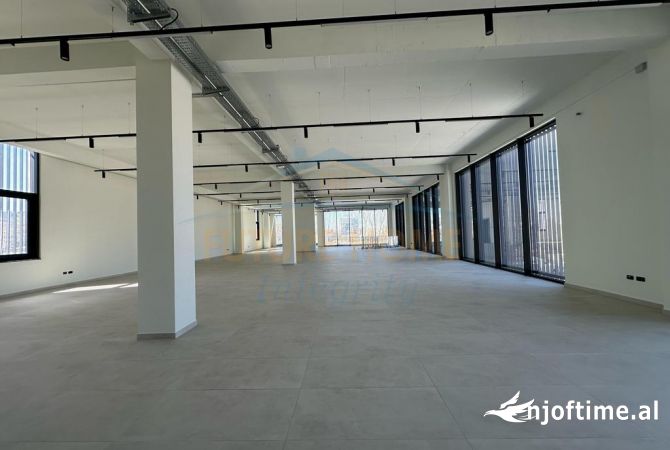 Ambient biznesi me qera 3+1 ne Tirane - 15,000 Euro