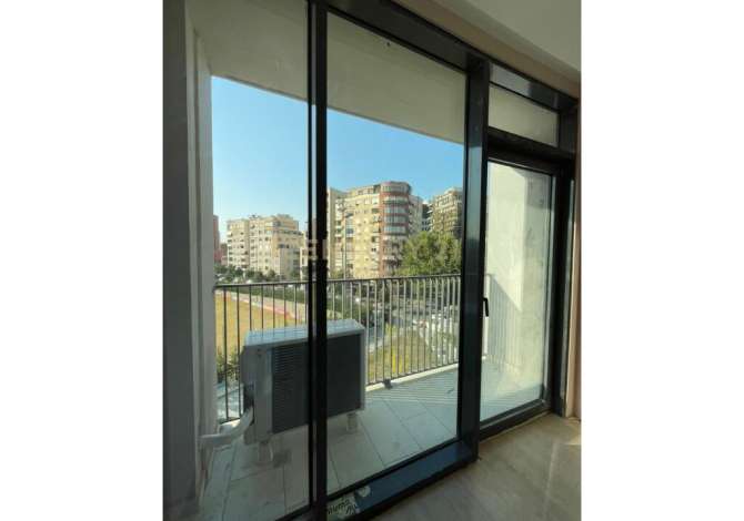 Ambient biznesi me qera 3+1 ne Tirane - 1,250 Euro