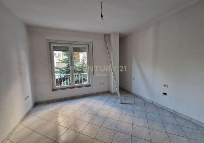 Ambient biznesi me qera 3+1 ne Tirane - 800 Euro
