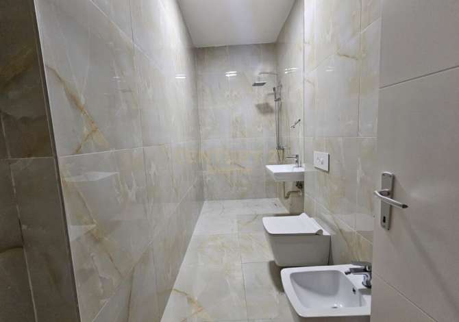 Jepet me qera ambient per zyra prane qendres