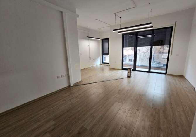 Ambient biznesi me qera 3+1 ne Tirane - 500 Euro