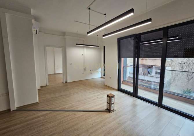 Ambient biznesi me qera 3+1 ne Tirane - 500 Euro